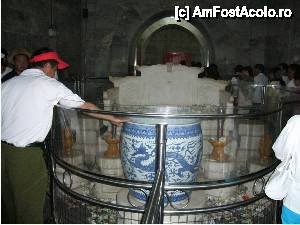 [P04] Mormantul in care se aflau doar cateva lazi decorative si trei tronuri din piatra » foto by cdiana
 - 
<span class="allrVoted glyphicon glyphicon-heart hidden" id="av476723"></span>
<a class="m-l-10 hidden" id="sv476723" onclick="voting_Foto_DelVot(,476723,21753)" role="button">șterge vot <span class="glyphicon glyphicon-remove"></span></a>
<a id="v9476723" class=" c-red"  onclick="voting_Foto_SetVot(476723)" role="button"><span class="glyphicon glyphicon-heart-empty"></span> <b>LIKE</b> = Votează poza</a> <img class="hidden"  id="f476723W9" src="/imagini/loader.gif" border="0" /><span class="AjErrMes hidden" id="e476723ErM"></span>