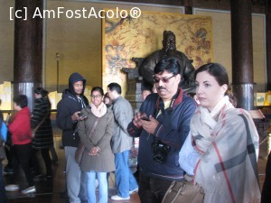 [P13] Beijing - mormintele dinastiei Ming, Sala Ofrandelor si cativa dintre turistii grupului nostru » foto by mishu
 - 
<span class="allrVoted glyphicon glyphicon-heart hidden" id="av706119"></span>
<a class="m-l-10 hidden" id="sv706119" onclick="voting_Foto_DelVot(,706119,21753)" role="button">șterge vot <span class="glyphicon glyphicon-remove"></span></a>
<a id="v9706119" class=" c-red"  onclick="voting_Foto_SetVot(706119)" role="button"><span class="glyphicon glyphicon-heart-empty"></span> <b>LIKE</b> = Votează poza</a> <img class="hidden"  id="f706119W9" src="/imagini/loader.gif" border="0" /><span class="AjErrMes hidden" id="e706119ErM"></span>