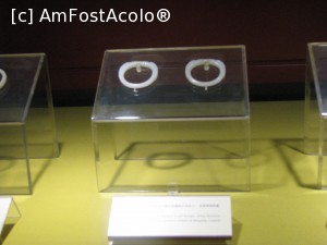 [P21] Beijing - mormintele dinastiei Ming, Sala Ofrandelor, vitrine cu diverse decoratiuni sau accesorii din jad » foto by mishu
 - 
<span class="allrVoted glyphicon glyphicon-heart hidden" id="av706127"></span>
<a class="m-l-10 hidden" id="sv706127" onclick="voting_Foto_DelVot(,706127,21753)" role="button">șterge vot <span class="glyphicon glyphicon-remove"></span></a>
<a id="v9706127" class=" c-red"  onclick="voting_Foto_SetVot(706127)" role="button"><span class="glyphicon glyphicon-heart-empty"></span> <b>LIKE</b> = Votează poza</a> <img class="hidden"  id="f706127W9" src="/imagini/loader.gif" border="0" /><span class="AjErrMes hidden" id="e706127ErM"></span>