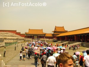 [P39] Beijing - Orasul interzis - multa, multa lume » foto by mishu
 - 
<span class="allrVoted glyphicon glyphicon-heart hidden" id="av705638"></span>
<a class="m-l-10 hidden" id="sv705638" onclick="voting_Foto_DelVot(,705638,21755)" role="button">șterge vot <span class="glyphicon glyphicon-remove"></span></a>
<a id="v9705638" class=" c-red"  onclick="voting_Foto_SetVot(705638)" role="button"><span class="glyphicon glyphicon-heart-empty"></span> <b>LIKE</b> = Votează poza</a> <img class="hidden"  id="f705638W9" src="/imagini/loader.gif" border="0" /><span class="AjErrMes hidden" id="e705638ErM"></span>