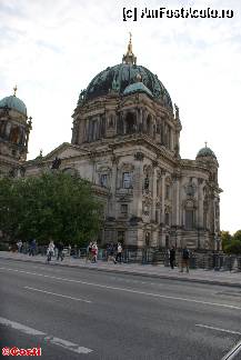 [P35] Berliner Dom, văzut de pe Liebknechtbrücke. » foto by Costi
 - 
<span class="allrVoted glyphicon glyphicon-heart hidden" id="av310910"></span>
<a class="m-l-10 hidden" id="sv310910" onclick="voting_Foto_DelVot(,310910,21770)" role="button">șterge vot <span class="glyphicon glyphicon-remove"></span></a>
<a id="v9310910" class=" c-red"  onclick="voting_Foto_SetVot(310910)" role="button"><span class="glyphicon glyphicon-heart-empty"></span> <b>LIKE</b> = Votează poza</a> <img class="hidden"  id="f310910W9" src="/imagini/loader.gif" border="0" /><span class="AjErrMes hidden" id="e310910ErM"></span>