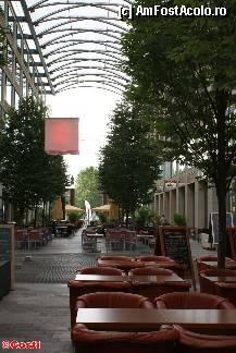 [P08] O terasă de pe Spreepromenade, între SpreePalais am Dom şi CityQuartier DomAquarée » foto by Costi
 - 
<span class="allrVoted glyphicon glyphicon-heart hidden" id="av310866"></span>
<a class="m-l-10 hidden" id="sv310866" onclick="voting_Foto_DelVot(,310866,21770)" role="button">șterge vot <span class="glyphicon glyphicon-remove"></span></a>
<a id="v9310866" class=" c-red"  onclick="voting_Foto_SetVot(310866)" role="button"><span class="glyphicon glyphicon-heart-empty"></span> <b>LIKE</b> = Votează poza</a> <img class="hidden"  id="f310866W9" src="/imagini/loader.gif" border="0" /><span class="AjErrMes hidden" id="e310866ErM"></span>