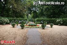 [P85] Parcul Palatului Charlottenburg » foto by Costi
 - 
<span class="allrVoted glyphicon glyphicon-heart hidden" id="av313495"></span>
<a class="m-l-10 hidden" id="sv313495" onclick="voting_Foto_DelVot(,313495,21770)" role="button">șterge vot <span class="glyphicon glyphicon-remove"></span></a>
<a id="v9313495" class=" c-red"  onclick="voting_Foto_SetVot(313495)" role="button"><span class="glyphicon glyphicon-heart-empty"></span> <b>LIKE</b> = Votează poza</a> <img class="hidden"  id="f313495W9" src="/imagini/loader.gif" border="0" /><span class="AjErrMes hidden" id="e313495ErM"></span>