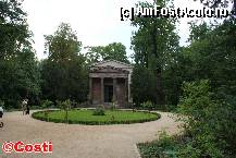 [P86] Parcul Palatului Charlottenburg. Mausoleul » foto by Costi
 - 
<span class="allrVoted glyphicon glyphicon-heart hidden" id="av313496"></span>
<a class="m-l-10 hidden" id="sv313496" onclick="voting_Foto_DelVot(,313496,21770)" role="button">șterge vot <span class="glyphicon glyphicon-remove"></span></a>
<a id="v9313496" class=" c-red"  onclick="voting_Foto_SetVot(313496)" role="button"><span class="glyphicon glyphicon-heart-empty"></span> <b>LIKE</b> = Votează poza</a> <img class="hidden"  id="f313496W9" src="/imagini/loader.gif" border="0" /><span class="AjErrMes hidden" id="e313496ErM"></span>