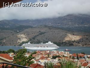 [P39] Vas de croazieră sosit în golful din Argostoli » foto by irinad
 - 
<span class="allrVoted glyphicon glyphicon-heart hidden" id="av798611"></span>
<a class="m-l-10 hidden" id="sv798611" onclick="voting_Foto_DelVot(,798611,21772)" role="button">șterge vot <span class="glyphicon glyphicon-remove"></span></a>
<a id="v9798611" class=" c-red"  onclick="voting_Foto_SetVot(798611)" role="button"><span class="glyphicon glyphicon-heart-empty"></span> <b>LIKE</b> = Votează poza</a> <img class="hidden"  id="f798611W9" src="/imagini/loader.gif" border="0" /><span class="AjErrMes hidden" id="e798611ErM"></span>
