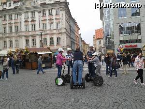 [P09] Praga - Mustek - turisti pe Segway » foto by Pragheza_Gotica
 - 
<span class="allrVoted glyphicon glyphicon-heart hidden" id="av503513"></span>
<a class="m-l-10 hidden" id="sv503513" onclick="voting_Foto_DelVot(,503513,21775)" role="button">șterge vot <span class="glyphicon glyphicon-remove"></span></a>
<a id="v9503513" class=" c-red"  onclick="voting_Foto_SetVot(503513)" role="button"><span class="glyphicon glyphicon-heart-empty"></span> <b>LIKE</b> = Votează poza</a> <img class="hidden"  id="f503513W9" src="/imagini/loader.gif" border="0" /><span class="AjErrMes hidden" id="e503513ErM"></span>