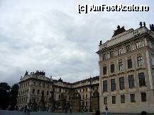 [P01] Castelul din Praga - intrarea in complex » foto by magdalena
 - 
<span class="allrVoted glyphicon glyphicon-heart hidden" id="av206442"></span>
<a class="m-l-10 hidden" id="sv206442" onclick="voting_Foto_DelVot(,206442,21778)" role="button">șterge vot <span class="glyphicon glyphicon-remove"></span></a>
<a id="v9206442" class=" c-red"  onclick="voting_Foto_SetVot(206442)" role="button"><span class="glyphicon glyphicon-heart-empty"></span> <b>LIKE</b> = Votează poza</a> <img class="hidden"  id="f206442W9" src="/imagini/loader.gif" border="0" /><span class="AjErrMes hidden" id="e206442ErM"></span>