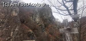 [P44] Peștera Sfântului, la care nu se poate ajunge. » foto by Aurici
 - 
<span class="allrVoted glyphicon glyphicon-heart hidden" id="av1218715"></span>
<a class="m-l-10 hidden" id="sv1218715" onclick="voting_Foto_DelVot(,1218715,21781)" role="button">șterge vot <span class="glyphicon glyphicon-remove"></span></a>
<a id="v91218715" class=" c-red"  onclick="voting_Foto_SetVot(1218715)" role="button"><span class="glyphicon glyphicon-heart-empty"></span> <b>LIKE</b> = Votează poza</a> <img class="hidden"  id="f1218715W9" src="/imagini/loader.gif" border="0" /><span class="AjErrMes hidden" id="e1218715ErM"></span>