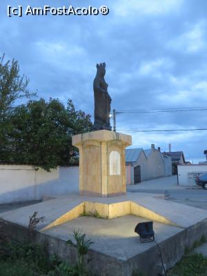 [P20] Doamna Chiajna - sculptor Nicolae Popa - comuna Chiajna.  » foto by tata123 🔱
 - 
<span class="allrVoted glyphicon glyphicon-heart hidden" id="av846373"></span>
<a class="m-l-10 hidden" id="sv846373" onclick="voting_Foto_DelVot(,846373,21785)" role="button">șterge vot <span class="glyphicon glyphicon-remove"></span></a>
<a id="v9846373" class=" c-red"  onclick="voting_Foto_SetVot(846373)" role="button"><span class="glyphicon glyphicon-heart-empty"></span> <b>LIKE</b> = Votează poza</a> <img class="hidden"  id="f846373W9" src="/imagini/loader.gif" border="0" /><span class="AjErrMes hidden" id="e846373ErM"></span>