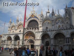 [P03] Basilica San Marco » foto by bel_lira
 - 
<span class="allrVoted glyphicon glyphicon-heart hidden" id="av847969"></span>
<a class="m-l-10 hidden" id="sv847969" onclick="voting_Foto_DelVot(,847969,21809)" role="button">șterge vot <span class="glyphicon glyphicon-remove"></span></a>
<a id="v9847969" class=" c-red"  onclick="voting_Foto_SetVot(847969)" role="button"><span class="glyphicon glyphicon-heart-empty"></span> <b>LIKE</b> = Votează poza</a> <img class="hidden"  id="f847969W9" src="/imagini/loader.gif" border="0" /><span class="AjErrMes hidden" id="e847969ErM"></span>
