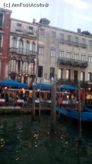 [P06] Restaurant pe Grand Canale » foto by bel_lira
 - 
<span class="allrVoted glyphicon glyphicon-heart hidden" id="av847972"></span>
<a class="m-l-10 hidden" id="sv847972" onclick="voting_Foto_DelVot(,847972,21809)" role="button">șterge vot <span class="glyphicon glyphicon-remove"></span></a>
<a id="v9847972" class=" c-red"  onclick="voting_Foto_SetVot(847972)" role="button"><span class="glyphicon glyphicon-heart-empty"></span> <b>LIKE</b> = Votează poza</a> <img class="hidden"  id="f847972W9" src="/imagini/loader.gif" border="0" /><span class="AjErrMes hidden" id="e847972ErM"></span>