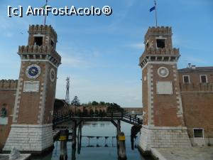 [P02] Arsenalul Venetian, ce se poate zari de afara :)  » foto by aschimodius
 - 
<span class="allrVoted glyphicon glyphicon-heart hidden" id="av964137"></span>
<a class="m-l-10 hidden" id="sv964137" onclick="voting_Foto_DelVot(,964137,21809)" role="button">șterge vot <span class="glyphicon glyphicon-remove"></span></a>
<a id="v9964137" class=" c-red"  onclick="voting_Foto_SetVot(964137)" role="button"><span class="glyphicon glyphicon-heart-empty"></span> <b>LIKE</b> = Votează poza</a> <img class="hidden"  id="f964137W9" src="/imagini/loader.gif" border="0" /><span class="AjErrMes hidden" id="e964137ErM"></span>