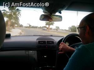[P15] Un taxi de la aeroport si pana in orasul Larnaca, va costa 15 euro. In Cipru, volanul e pe dreapta.  » foto by dorgo
 - 
<span class="allrVoted glyphicon glyphicon-heart hidden" id="av848047"></span>
<a class="m-l-10 hidden" id="sv848047" onclick="voting_Foto_DelVot(,848047,21811)" role="button">șterge vot <span class="glyphicon glyphicon-remove"></span></a>
<a id="v9848047" class=" c-red"  onclick="voting_Foto_SetVot(848047)" role="button"><span class="glyphicon glyphicon-heart-empty"></span> <b>LIKE</b> = Votează poza</a> <img class="hidden"  id="f848047W9" src="/imagini/loader.gif" border="0" /><span class="AjErrMes hidden" id="e848047ErM"></span>