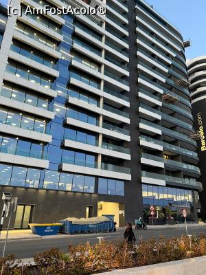 [P04] O curiozitate a Maltei - Construcție modernă, cu o priveliște deosebită spre Valetta, dar care cuprinde  spații de birouri și locuințe, » foto by apolegio
 - 
<span class="allrVoted glyphicon glyphicon-heart hidden" id="av1481163"></span>
<a class="m-l-10 hidden" id="sv1481163" onclick="voting_Foto_DelVot(,1481163,21813)" role="button">șterge vot <span class="glyphicon glyphicon-remove"></span></a>
<a id="v91481163" class=" c-red"  onclick="voting_Foto_SetVot(1481163)" role="button"><span class="glyphicon glyphicon-heart-empty"></span> <b>LIKE</b> = Votează poza</a> <img class="hidden"  id="f1481163W9" src="/imagini/loader.gif" border="0" /><span class="AjErrMes hidden" id="e1481163ErM"></span>