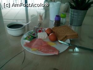 [P15] Micul dejun (5 euro), mereu acelasi » foto by dorgo
 - 
<span class="allrVoted glyphicon glyphicon-heart hidden" id="av848804"></span>
<a class="m-l-10 hidden" id="sv848804" onclick="voting_Foto_DelVot(,848804,21818)" role="button">șterge vot <span class="glyphicon glyphicon-remove"></span></a>
<a id="v9848804" class=" c-red"  onclick="voting_Foto_SetVot(848804)" role="button"><span class="glyphicon glyphicon-heart-empty"></span> <b>LIKE</b> = Votează poza</a> <img class="hidden"  id="f848804W9" src="/imagini/loader.gif" border="0" /><span class="AjErrMes hidden" id="e848804ErM"></span>