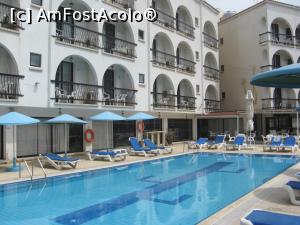 [P03] Piscina hotelului, ce comunica cu restaurantul, e dotata si cu o terasa » foto by dorgo
 - 
<span class="allrVoted glyphicon glyphicon-heart hidden" id="av848792"></span>
<a class="m-l-10 hidden" id="sv848792" onclick="voting_Foto_DelVot(,848792,21818)" role="button">șterge vot <span class="glyphicon glyphicon-remove"></span></a>
<a id="v9848792" class=" c-red"  onclick="voting_Foto_SetVot(848792)" role="button"><span class="glyphicon glyphicon-heart-empty"></span> <b>LIKE</b> = Votează poza</a> <img class="hidden"  id="f848792W9" src="/imagini/loader.gif" border="0" /><span class="AjErrMes hidden" id="e848792ErM"></span>