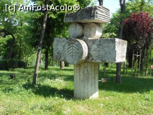[P14] București - Parcul Tei. „Balade și legende”, autor pe Geta Caragiu. » foto by iulianic
 - 
<span class="allrVoted glyphicon glyphicon-heart hidden" id="av1366177"></span>
<a class="m-l-10 hidden" id="sv1366177" onclick="voting_Foto_DelVot(,1366177,21819)" role="button">șterge vot <span class="glyphicon glyphicon-remove"></span></a>
<a id="v91366177" class=" c-red"  onclick="voting_Foto_SetVot(1366177)" role="button"><span class="glyphicon glyphicon-heart-empty"></span> <b>LIKE</b> = Votează poza</a> <img class="hidden"  id="f1366177W9" src="/imagini/loader.gif" border="0" /><span class="AjErrMes hidden" id="e1366177ErM"></span>