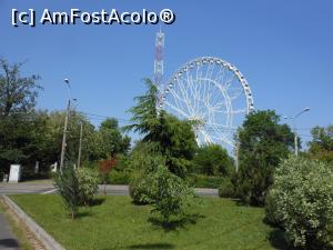 [P02] București - Parcul Tei. Roata mare văzută din stradă. » foto by iulianic
 - 
<span class="allrVoted glyphicon glyphicon-heart hidden" id="av1366165"></span>
<a class="m-l-10 hidden" id="sv1366165" onclick="voting_Foto_DelVot(,1366165,21819)" role="button">șterge vot <span class="glyphicon glyphicon-remove"></span></a>
<a id="v91366165" class=" c-red"  onclick="voting_Foto_SetVot(1366165)" role="button"><span class="glyphicon glyphicon-heart-empty"></span> <b>LIKE</b> = Votează poza</a> <img class="hidden"  id="f1366165W9" src="/imagini/loader.gif" border="0" /><span class="AjErrMes hidden" id="e1366165ErM"></span>