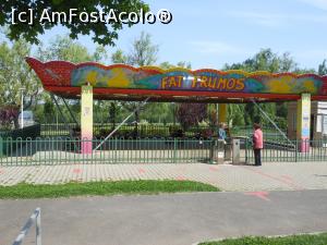 [P09] București - Parcul Tei. Mașinuțele lui Făt Frumos. » foto by iulianic
 - 
<span class="allrVoted glyphicon glyphicon-heart hidden" id="av1366172"></span>
<a class="m-l-10 hidden" id="sv1366172" onclick="voting_Foto_DelVot(,1366172,21819)" role="button">șterge vot <span class="glyphicon glyphicon-remove"></span></a>
<a id="v91366172" class=" c-red"  onclick="voting_Foto_SetVot(1366172)" role="button"><span class="glyphicon glyphicon-heart-empty"></span> <b>LIKE</b> = Votează poza</a> <img class="hidden"  id="f1366172W9" src="/imagini/loader.gif" border="0" /><span class="AjErrMes hidden" id="e1366172ErM"></span>