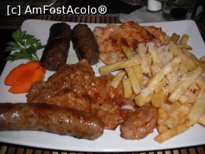 [P31] Mix grill cu cartofi prăjiți.  » foto by Zoazore
 - 
<span class="allrVoted glyphicon glyphicon-heart hidden" id="av850533"></span>
<a class="m-l-10 hidden" id="sv850533" onclick="voting_Foto_DelVot(,850533,21827)" role="button">șterge vot <span class="glyphicon glyphicon-remove"></span></a>
<a id="v9850533" class=" c-red"  onclick="voting_Foto_SetVot(850533)" role="button"><span class="glyphicon glyphicon-heart-empty"></span> <b>LIKE</b> = Votează poza</a> <img class="hidden"  id="f850533W9" src="/imagini/loader.gif" border="0" /><span class="AjErrMes hidden" id="e850533ErM"></span>