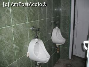 [P33] Toaleta de la restaurant. Secțiune-bărbați!  » foto by Zoazore
 - 
<span class="allrVoted glyphicon glyphicon-heart hidden" id="av850538"></span>
<a class="m-l-10 hidden" id="sv850538" onclick="voting_Foto_DelVot(,850538,21827)" role="button">șterge vot <span class="glyphicon glyphicon-remove"></span></a>
<a id="v9850538" class=" c-red"  onclick="voting_Foto_SetVot(850538)" role="button"><span class="glyphicon glyphicon-heart-empty"></span> <b>LIKE</b> = Votează poza</a> <img class="hidden"  id="f850538W9" src="/imagini/loader.gif" border="0" /><span class="AjErrMes hidden" id="e850538ErM"></span>