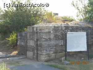 [P03] Cetatea Sucidava - Poarta de Vest și panoul informativ.  » foto by iulianic
 - 
<span class="allrVoted glyphicon glyphicon-heart hidden" id="av961848"></span>
<a class="m-l-10 hidden" id="sv961848" onclick="voting_Foto_DelVot(,961848,21840)" role="button">șterge vot <span class="glyphicon glyphicon-remove"></span></a>
<a id="v9961848" class=" c-red"  onclick="voting_Foto_SetVot(961848)" role="button"><span class="glyphicon glyphicon-heart-empty"></span> <b>LIKE</b> = Votează poza</a> <img class="hidden"  id="f961848W9" src="/imagini/loader.gif" border="0" /><span class="AjErrMes hidden" id="e961848ErM"></span>