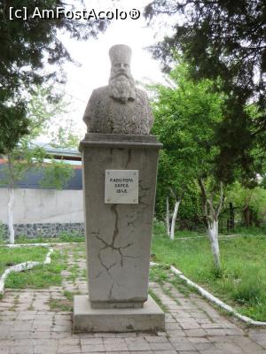 [P29] Bustul pașoptistului Radu Șapcă - Parcul Popa Șapcă, cartierul Celei, Corabia.  » foto by tata123 🔱
 - 
<span class="allrVoted glyphicon glyphicon-heart hidden" id="av850769"></span>
<a class="m-l-10 hidden" id="sv850769" onclick="voting_Foto_DelVot(,850769,21840)" role="button">șterge vot <span class="glyphicon glyphicon-remove"></span></a>
<a id="v9850769" class=" c-red"  onclick="voting_Foto_SetVot(850769)" role="button"><span class="glyphicon glyphicon-heart-empty"></span> <b>LIKE</b> = Votează poza</a> <img class="hidden"  id="f850769W9" src="/imagini/loader.gif" border="0" /><span class="AjErrMes hidden" id="e850769ErM"></span>
