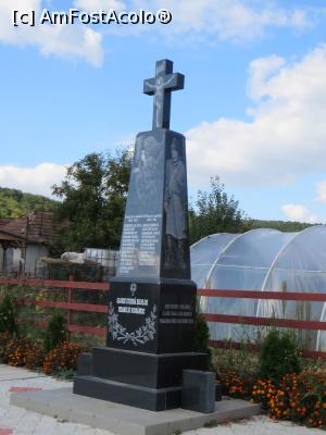 [P13] Monumentul Eroilor - Corund (jud. Satu Mare)  » foto by tata123 🔱
 - 
<span class="allrVoted glyphicon glyphicon-heart hidden" id="av799823"></span>
<a class="m-l-10 hidden" id="sv799823" onclick="voting_Foto_DelVot(,799823,21866)" role="button">șterge vot <span class="glyphicon glyphicon-remove"></span></a>
<a id="v9799823" class=" c-red"  onclick="voting_Foto_SetVot(799823)" role="button"><span class="glyphicon glyphicon-heart-empty"></span> <b>LIKE</b> = Votează poza</a> <img class="hidden"  id="f799823W9" src="/imagini/loader.gif" border="0" /><span class="AjErrMes hidden" id="e799823ErM"></span>