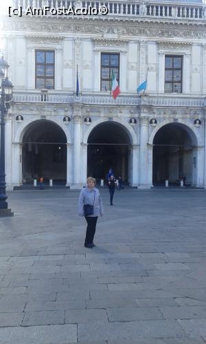 [P03] Brescia
Piazza Vittoria » foto by neilsimon
 - 
<span class="allrVoted glyphicon glyphicon-heart hidden" id="av853062"></span>
<a class="m-l-10 hidden" id="sv853062" onclick="voting_Foto_DelVot(,853062,21886)" role="button">șterge vot <span class="glyphicon glyphicon-remove"></span></a>
<a id="v9853062" class=" c-red"  onclick="voting_Foto_SetVot(853062)" role="button"><span class="glyphicon glyphicon-heart-empty"></span> <b>LIKE</b> = Votează poza</a> <img class="hidden"  id="f853062W9" src="/imagini/loader.gif" border="0" /><span class="AjErrMes hidden" id="e853062ErM"></span>