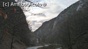 [P17] La pas pe Valea Ampoiței - prin Cheile Ampoiței. Un peisaj foarte fain, zic eu.  » foto by bogumil
 - 
<span class="allrVoted glyphicon glyphicon-heart hidden" id="av727975"></span>
<a class="m-l-10 hidden" id="sv727975" onclick="voting_Foto_DelVot(,727975,21901)" role="button">șterge vot <span class="glyphicon glyphicon-remove"></span></a>
<a id="v9727975" class=" c-red"  onclick="voting_Foto_SetVot(727975)" role="button"><span class="glyphicon glyphicon-heart-empty"></span> <b>LIKE</b> = Votează poza</a> <img class="hidden"  id="f727975W9" src="/imagini/loader.gif" border="0" /><span class="AjErrMes hidden" id="e727975ErM"></span>