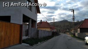 [P03] La pas pe Valea Ampoiței - Piatra Boului, văzută din Ampoița.  » foto by bogumil
 - 
<span class="allrVoted glyphicon glyphicon-heart hidden" id="av727961"></span>
<a class="m-l-10 hidden" id="sv727961" onclick="voting_Foto_DelVot(,727961,21901)" role="button">șterge vot <span class="glyphicon glyphicon-remove"></span></a>
<a id="v9727961" class=" c-red"  onclick="voting_Foto_SetVot(727961)" role="button"><span class="glyphicon glyphicon-heart-empty"></span> <b>LIKE</b> = Votează poza</a> <img class="hidden"  id="f727961W9" src="/imagini/loader.gif" border="0" /><span class="AjErrMes hidden" id="e727961ErM"></span>