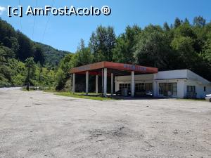 [P25] Aceasta este benzinăria părăsită de unde &icirc;ncepe traseul către Cheile Băniței. » foto by Floryn81
 - 
<span class="allrVoted glyphicon glyphicon-heart hidden" id="av1197357"></span>
<a class="m-l-10 hidden" id="sv1197357" onclick="voting_Foto_DelVot(,1197357,21910)" role="button">șterge vot <span class="glyphicon glyphicon-remove"></span></a>
<a id="v91197357" class=" c-red"  onclick="voting_Foto_SetVot(1197357)" role="button"><span class="glyphicon glyphicon-heart-empty"></span> <b>LIKE</b> = Votează poza</a> <img class="hidden"  id="f1197357W9" src="/imagini/loader.gif" border="0" /><span class="AjErrMes hidden" id="e1197357ErM"></span>