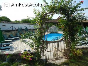 [P01] piscina albastra si cocheta » foto by buterfly*
 - 
<span class="allrVoted glyphicon glyphicon-heart hidden" id="av855417"></span>
<a class="m-l-10 hidden" id="sv855417" onclick="voting_Foto_DelVot(,855417,21911)" role="button">șterge vot <span class="glyphicon glyphicon-remove"></span></a>
<a id="v9855417" class=" c-red"  onclick="voting_Foto_SetVot(855417)" role="button"><span class="glyphicon glyphicon-heart-empty"></span> <b>LIKE</b> = Votează poza</a> <img class="hidden"  id="f855417W9" src="/imagini/loader.gif" border="0" /><span class="AjErrMes hidden" id="e855417ErM"></span>