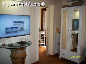 [P02] Televizorul LG, masuta improvizata pe amfora, dulapul, si vedere spre bucatarie » foto by cristina47*
 - 
<span class="allrVoted glyphicon glyphicon-heart hidden" id="av855514"></span>
<a class="m-l-10 hidden" id="sv855514" onclick="voting_Foto_DelVot(,855514,21913)" role="button">șterge vot <span class="glyphicon glyphicon-remove"></span></a>
<a id="v9855514" class=" c-red"  onclick="voting_Foto_SetVot(855514)" role="button"><span class="glyphicon glyphicon-heart-empty"></span> <b>LIKE</b> = Votează poza</a> <img class="hidden"  id="f855514W9" src="/imagini/loader.gif" border="0" /><span class="AjErrMes hidden" id="e855514ErM"></span>