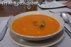 [P06] Supa crema de rosii coapte cu bocconcini - 18 lei. Foarte buna.  » foto by ado_lex
 - 
<span class="allrVoted glyphicon glyphicon-heart hidden" id="av856940"></span>
<a class="m-l-10 hidden" id="sv856940" onclick="voting_Foto_DelVot(,856940,21930)" role="button">șterge vot <span class="glyphicon glyphicon-remove"></span></a>
<a id="v9856940" class=" c-red"  onclick="voting_Foto_SetVot(856940)" role="button"><span class="glyphicon glyphicon-heart-empty"></span> <b>LIKE</b> = Votează poza</a> <img class="hidden"  id="f856940W9" src="/imagini/loader.gif" border="0" /><span class="AjErrMes hidden" id="e856940ErM"></span>