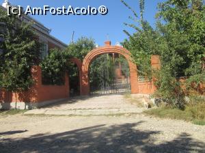 [P16] Poarta de intrare în palatul baronului » foto by Michi
 - 
<span class="allrVoted glyphicon glyphicon-heart hidden" id="av920235"></span>
<a class="m-l-10 hidden" id="sv920235" onclick="voting_Foto_DelVot(,920235,21932)" role="button">șterge vot <span class="glyphicon glyphicon-remove"></span></a>
<a id="v9920235" class=" c-red"  onclick="voting_Foto_SetVot(920235)" role="button"><span class="glyphicon glyphicon-heart-empty"></span> <b>LIKE</b> = Votează poza</a> <img class="hidden"  id="f920235W9" src="/imagini/loader.gif" border="0" /><span class="AjErrMes hidden" id="e920235ErM"></span>