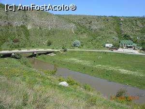 [P01] Orheiul Vechi - Centrul de primire a turiștilor și podul peste Răuț.  » foto by iulianic
 - 
<span class="allrVoted glyphicon glyphicon-heart hidden" id="av861064"></span>
<a class="m-l-10 hidden" id="sv861064" onclick="voting_Foto_DelVot(,861064,21955)" role="button">șterge vot <span class="glyphicon glyphicon-remove"></span></a>
<a id="v9861064" class=" c-red"  onclick="voting_Foto_SetVot(861064)" role="button"><span class="glyphicon glyphicon-heart-empty"></span> <b>LIKE</b> = Votează poza</a> <img class="hidden"  id="f861064W9" src="/imagini/loader.gif" border="0" /><span class="AjErrMes hidden" id="e861064ErM"></span>