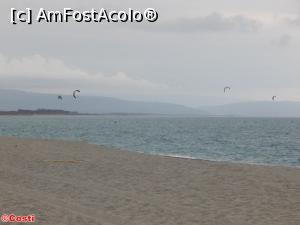 [P26] În dupăamiaza sosirii noastre, plaja din Gizzeria Lido era goală, cu excepția câtorva amatori de kitesurfing » foto by Costi
 - 
<span class="allrVoted glyphicon glyphicon-heart hidden" id="av858345"></span>
<a class="m-l-10 hidden" id="sv858345" onclick="voting_Foto_DelVot(,858345,21956)" role="button">șterge vot <span class="glyphicon glyphicon-remove"></span></a>
<a id="v9858345" class=" c-red"  onclick="voting_Foto_SetVot(858345)" role="button"><span class="glyphicon glyphicon-heart-empty"></span> <b>LIKE</b> = Votează poza</a> <img class="hidden"  id="f858345W9" src="/imagini/loader.gif" border="0" /><span class="AjErrMes hidden" id="e858345ErM"></span>
