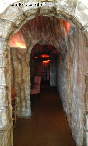 [P12] intrarea in acest tunel unde erau separeuri pentru cei ce doreau intimitate » foto by alunelu69
 - 
<span class="allrVoted glyphicon glyphicon-heart hidden" id="av858344"></span>
<a class="m-l-10 hidden" id="sv858344" onclick="voting_Foto_DelVot(,858344,21957)" role="button">șterge vot <span class="glyphicon glyphicon-remove"></span></a>
<a id="v9858344" class=" c-red"  onclick="voting_Foto_SetVot(858344)" role="button"><span class="glyphicon glyphicon-heart-empty"></span> <b>LIKE</b> = Votează poza</a> <img class="hidden"  id="f858344W9" src="/imagini/loader.gif" border="0" /><span class="AjErrMes hidden" id="e858344ErM"></span>