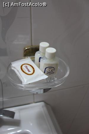 [P26] Yazd, Hotelul Tradițional Kohan, În baie am găsit tot ce trebuia...  » foto by mprofeanu
 - 
<span class="allrVoted glyphicon glyphicon-heart hidden" id="av858396"></span>
<a class="m-l-10 hidden" id="sv858396" onclick="voting_Foto_DelVot(,858396,21958)" role="button">șterge vot <span class="glyphicon glyphicon-remove"></span></a>
<a id="v9858396" class=" c-red"  onclick="voting_Foto_SetVot(858396)" role="button"><span class="glyphicon glyphicon-heart-empty"></span> <b>LIKE</b> = Votează poza</a> <img class="hidden"  id="f858396W9" src="/imagini/loader.gif" border="0" /><span class="AjErrMes hidden" id="e858396ErM"></span>