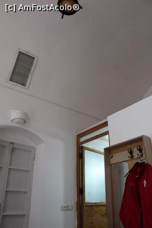 [P30] Yazd, Hotelul Tradițional Kohan, Se observă cât era de înaltă camera, are și aer condiționat, intrarea de la baie » foto by mprofeanu
 - 
<span class="allrVoted glyphicon glyphicon-heart hidden" id="av858400"></span>
<a class="m-l-10 hidden" id="sv858400" onclick="voting_Foto_DelVot(,858400,21958)" role="button">șterge vot <span class="glyphicon glyphicon-remove"></span></a>
<a id="v9858400" class=" c-red"  onclick="voting_Foto_SetVot(858400)" role="button"><span class="glyphicon glyphicon-heart-empty"></span> <b>LIKE</b> = Votează poza</a> <img class="hidden"  id="f858400W9" src="/imagini/loader.gif" border="0" /><span class="AjErrMes hidden" id="e858400ErM"></span>