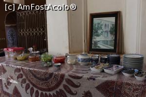 [P41] Yazd, Hotelul Tradițional Kohan, Bufetul cu oferta de mâncare » foto by mprofeanu
 - 
<span class="allrVoted glyphicon glyphicon-heart hidden" id="av858411"></span>
<a class="m-l-10 hidden" id="sv858411" onclick="voting_Foto_DelVot(,858411,21958)" role="button">șterge vot <span class="glyphicon glyphicon-remove"></span></a>
<a id="v9858411" class=" c-red"  onclick="voting_Foto_SetVot(858411)" role="button"><span class="glyphicon glyphicon-heart-empty"></span> <b>LIKE</b> = Votează poza</a> <img class="hidden"  id="f858411W9" src="/imagini/loader.gif" border="0" /><span class="AjErrMes hidden" id="e858411ErM"></span>