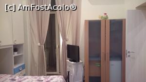[P15] Dulapul din camera noastra in care era incropita o mica chicineta. Asta pentru cazuri de urgenta, ca sa nu deranjezi vecinii din camera cealalata ca sa ajungi la bucataria centrala.  » foto by Aurici
 - 
<span class="allrVoted glyphicon glyphicon-heart hidden" id="av859115"></span>
<a class="m-l-10 hidden" id="sv859115" onclick="voting_Foto_DelVot(,859115,21967)" role="button">șterge vot <span class="glyphicon glyphicon-remove"></span></a>
<a id="v9859115" class=" c-red"  onclick="voting_Foto_SetVot(859115)" role="button"><span class="glyphicon glyphicon-heart-empty"></span> <b>LIKE</b> = Votează poza</a> <img class="hidden"  id="f859115W9" src="/imagini/loader.gif" border="0" /><span class="AjErrMes hidden" id="e859115ErM"></span>