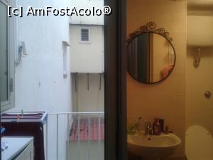[P20] Baia si balconul. Foarte mici ambele, foarte greu de fotografiat.  » foto by Aurici
 - 
<span class="allrVoted glyphicon glyphicon-heart hidden" id="av859120"></span>
<a class="m-l-10 hidden" id="sv859120" onclick="voting_Foto_DelVot(,859120,21967)" role="button">șterge vot <span class="glyphicon glyphicon-remove"></span></a>
<a id="v9859120" class=" c-red"  onclick="voting_Foto_SetVot(859120)" role="button"><span class="glyphicon glyphicon-heart-empty"></span> <b>LIKE</b> = Votează poza</a> <img class="hidden"  id="f859120W9" src="/imagini/loader.gif" border="0" /><span class="AjErrMes hidden" id="e859120ErM"></span>