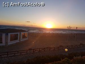 [P01] Apus magnific de pe terasa restaurantului principal » foto by Lorisca
 - 
<span class="allrVoted glyphicon glyphicon-heart hidden" id="av859252"></span>
<a class="m-l-10 hidden" id="sv859252" onclick="voting_Foto_DelVot(,859252,21970)" role="button">șterge vot <span class="glyphicon glyphicon-remove"></span></a>
<a id="v9859252" class=" c-red"  onclick="voting_Foto_SetVot(859252)" role="button"><span class="glyphicon glyphicon-heart-empty"></span> <b>LIKE</b> = Votează poza</a> <img class="hidden"  id="f859252W9" src="/imagini/loader.gif" border="0" /><span class="AjErrMes hidden" id="e859252ErM"></span>