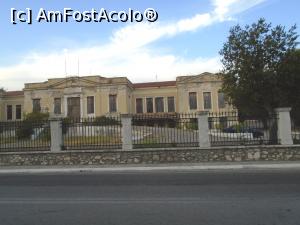 [P43] Un superb conac aflat imediat lângă Grădina Eroilor; din păcate e abandonat și n-am reușit să aflu ce e cu el » foto by Carmen Ion
 - 
<span class="allrVoted glyphicon glyphicon-heart hidden" id="av1135546"></span>
<a class="m-l-10 hidden" id="sv1135546" onclick="voting_Foto_DelVot(,1135546,21973)" role="button">șterge vot <span class="glyphicon glyphicon-remove"></span></a>
<a id="v91135546" class=" c-red"  onclick="voting_Foto_SetVot(1135546)" role="button"><span class="glyphicon glyphicon-heart-empty"></span> <b>LIKE</b> = Votează poza</a> <img class="hidden"  id="f1135546W9" src="/imagini/loader.gif" border="0" /><span class="AjErrMes hidden" id="e1135546ErM"></span>