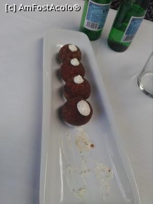 [P51] Taverna Demetroukas: chifteluțele de dovlecei » foto by Carmen Ion
 - 
<span class="allrVoted glyphicon glyphicon-heart hidden" id="av1135558"></span>
<a class="m-l-10 hidden" id="sv1135558" onclick="voting_Foto_DelVot(,1135558,21973)" role="button">șterge vot <span class="glyphicon glyphicon-remove"></span></a>
<a id="v91135558" class=" c-red"  onclick="voting_Foto_SetVot(1135558)" role="button"><span class="glyphicon glyphicon-heart-empty"></span> <b>LIKE</b> = Votează poza</a> <img class="hidden"  id="f1135558W9" src="/imagini/loader.gif" border="0" /><span class="AjErrMes hidden" id="e1135558ErM"></span>