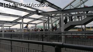 [P23] Aeroportul Eindhoven » foto by adso
 - 
<span class="allrVoted glyphicon glyphicon-heart hidden" id="av1258868"></span>
<a class="m-l-10 hidden" id="sv1258868" onclick="voting_Foto_DelVot(,1258868,21974)" role="button">șterge vot <span class="glyphicon glyphicon-remove"></span></a>
<a id="v91258868" class=" c-red"  onclick="voting_Foto_SetVot(1258868)" role="button"><span class="glyphicon glyphicon-heart-empty"></span> <b>LIKE</b> = Votează poza</a> <img class="hidden"  id="f1258868W9" src="/imagini/loader.gif" border="0" /><span class="AjErrMes hidden" id="e1258868ErM"></span>