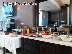 [P14] la micul dejun - restaurantul din dreapta recepției » foto by silvia tudoran
 - 
<span class="allrVoted glyphicon glyphicon-heart hidden" id="av997942"></span>
<a class="m-l-10 hidden" id="sv997942" onclick="voting_Foto_DelVot(,997942,21990)" role="button">șterge vot <span class="glyphicon glyphicon-remove"></span></a>
<a id="v9997942" class=" c-red"  onclick="voting_Foto_SetVot(997942)" role="button"><span class="glyphicon glyphicon-heart-empty"></span> <b>LIKE</b> = Votează poza</a> <img class="hidden"  id="f997942W9" src="/imagini/loader.gif" border="0" /><span class="AjErrMes hidden" id="e997942ErM"></span>