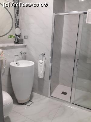 [P03] grup sanitar in camera dubla twin » foto by silvia tudoran
 - 
<span class="allrVoted glyphicon glyphicon-heart hidden" id="av997931"></span>
<a class="m-l-10 hidden" id="sv997931" onclick="voting_Foto_DelVot(,997931,21990)" role="button">șterge vot <span class="glyphicon glyphicon-remove"></span></a>
<a id="v9997931" class=" c-red"  onclick="voting_Foto_SetVot(997931)" role="button"><span class="glyphicon glyphicon-heart-empty"></span> <b>LIKE</b> = Votează poza</a> <img class="hidden"  id="f997931W9" src="/imagini/loader.gif" border="0" /><span class="AjErrMes hidden" id="e997931ErM"></span>